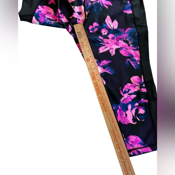 NWT 3XL Lularoe Rise Fearless High Waist, Capri Length, Workout Fitness Legging. - Picture 8 of 9